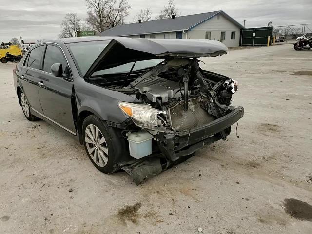 2011 Toyota Avalon - Image 11