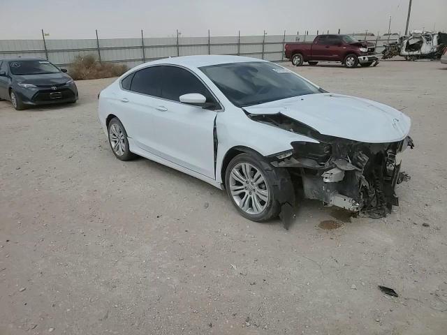 2016 Chrysler 200 - Image 11