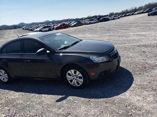 2014 Chevrolet Cruze - Image 11
