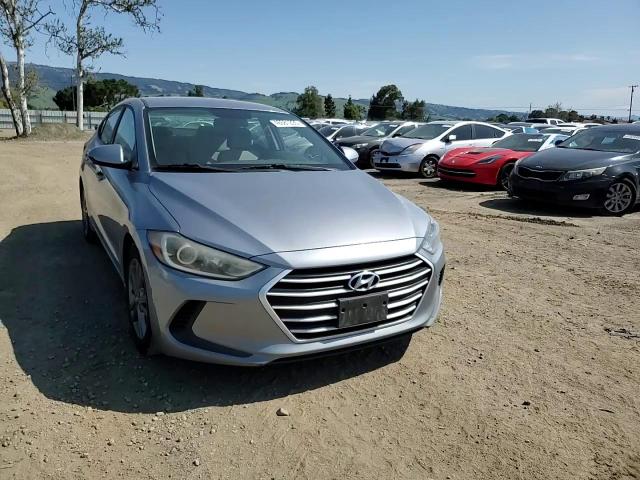 2017 Hyundai Elantra - Image 10