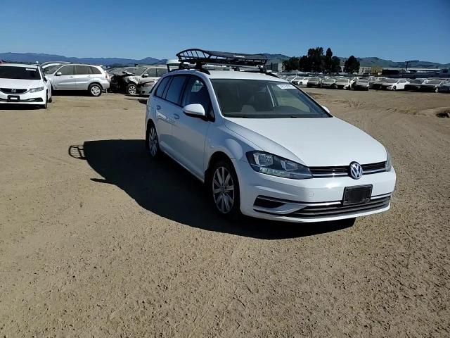 2019 Volkswagen Golf - Image 11
