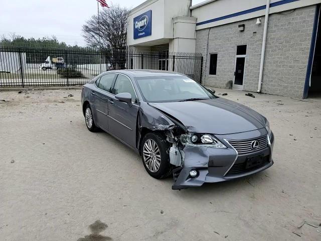 2015 Lexus ES - Image 11