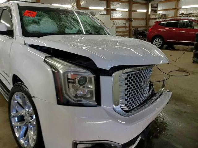 2017 GMC Yukon - Image 14