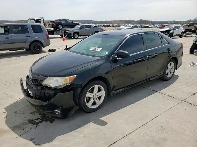2014 Toyota Camry - Image 13