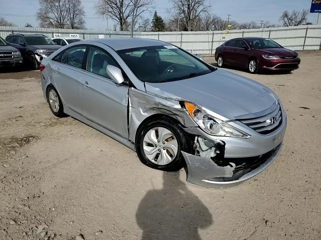 2014 Hyundai Sonata - Image 11