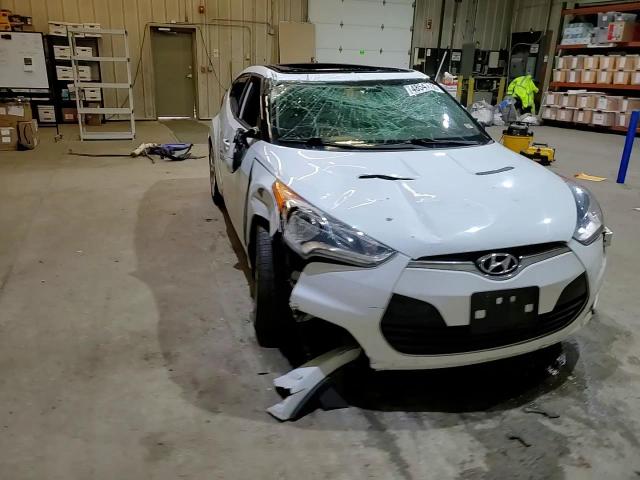 2013 Hyundai Veloster - Image 11
