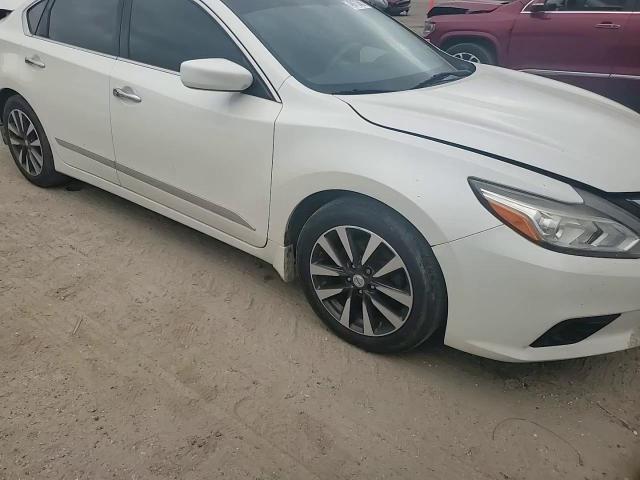 2016 Nissan Altima - Image 11