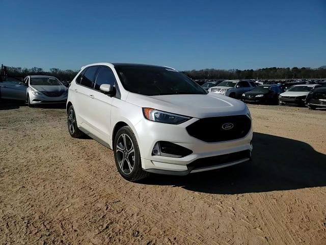 2019 Ford Edge - Image 12