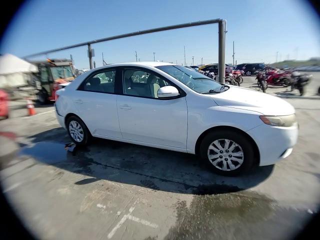 2012 Kia Forte - Image 11