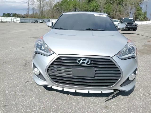 2016 Hyundai Veloster - Image 10