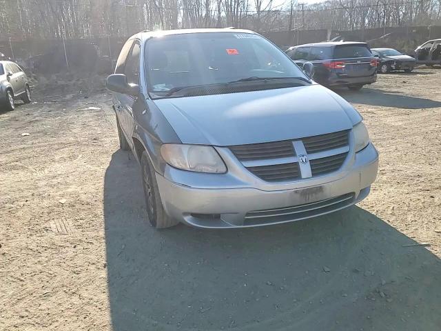 2005 Dodge Caravan - Image 11