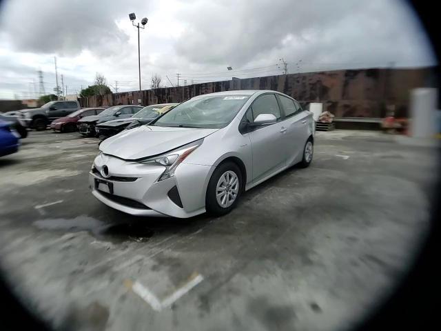 2017 Toyota Prius - Image 10