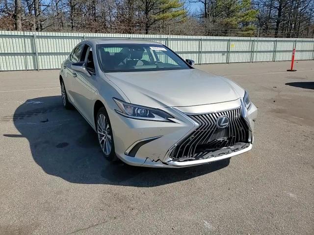 2020 Lexus ES - Image 11