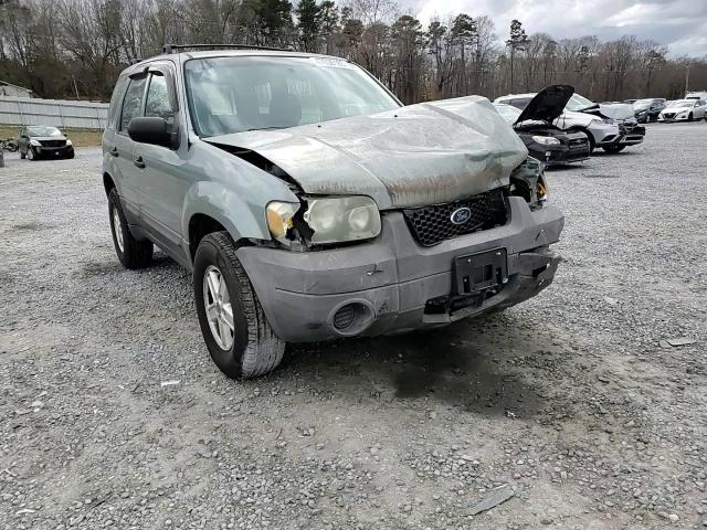 2005 Ford Escape - Image 12