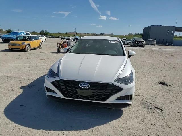 2022 Hyundai Sonata - Image 11