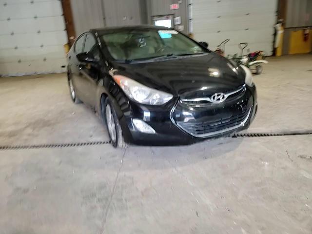 2013 Hyundai Elantra - Image 11