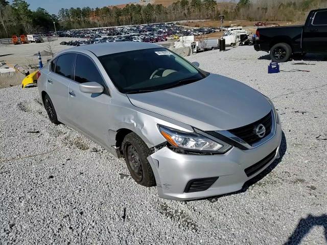 2016 Nissan Altima - Image 10