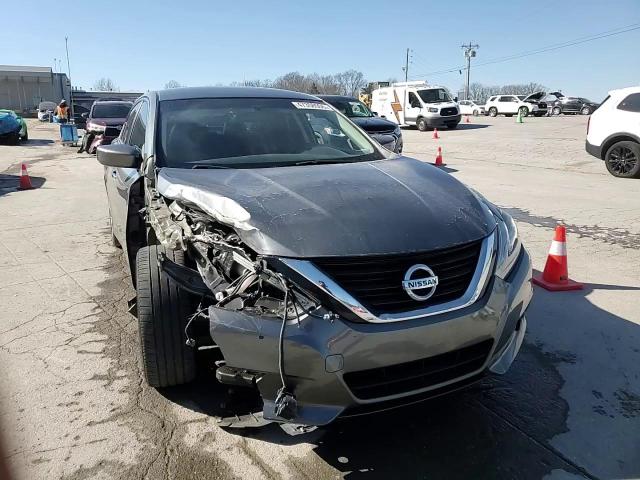 2018 Nissan Altima - Image 13
