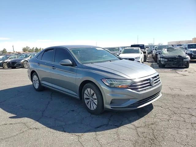2019 Volkswagen Jetta - Image 10