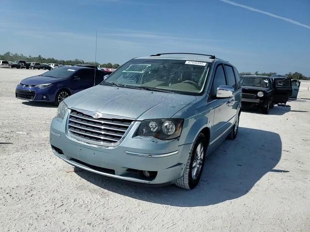 2010 Chrysler Town & Country - Image 11