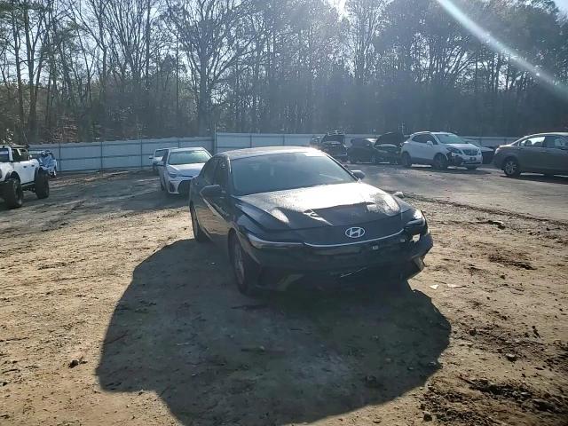 2024 Hyundai Elantra - Image 10