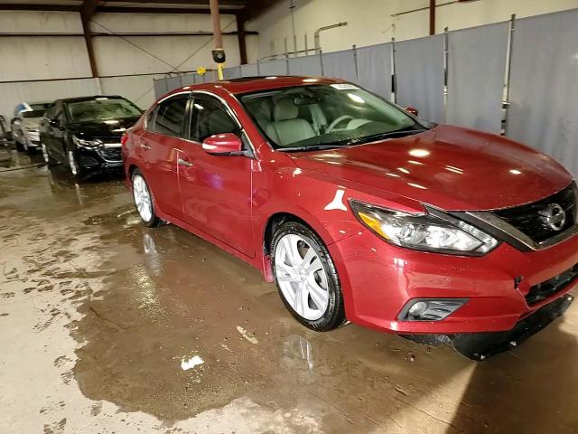 2016 Nissan Altima - Image 13