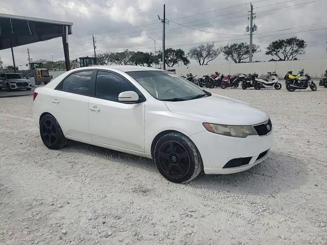 2012 Kia Forte - Image 13