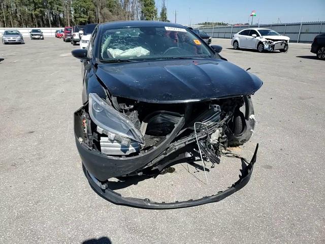 2015 Chrysler 200 - Image 10