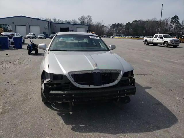 2007 Lincoln Town Car - Image 10