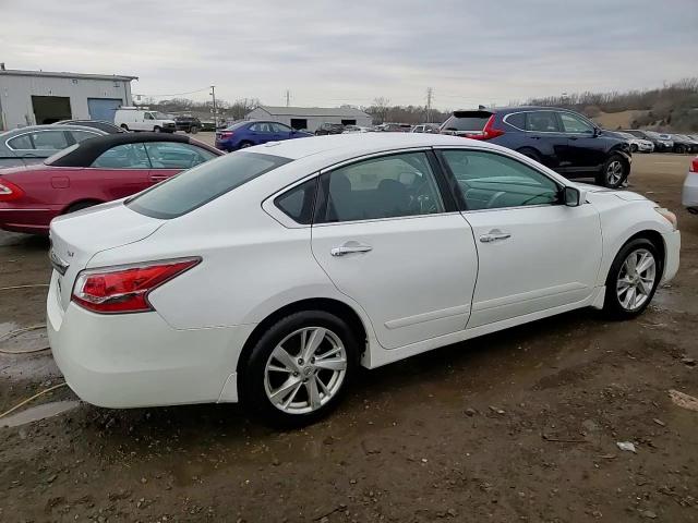 2015 Nissan Altima - Image 13