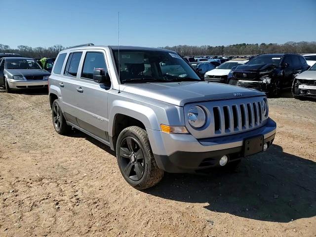 2017 Jeep Liberty (Patriot) - Image 11