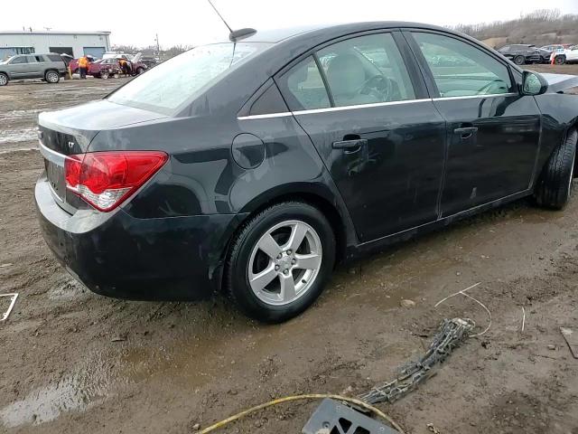 2015 Chevrolet Cruze - Image 13