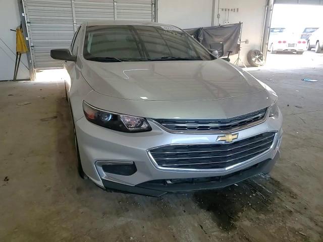 2018 Chevrolet Malibu - Image 10