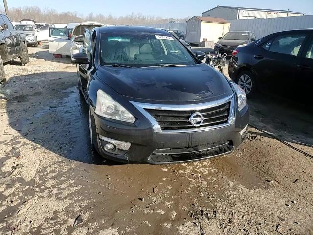 2015 Nissan Altima - Image 14
