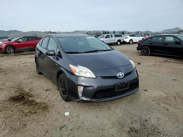 2013 Toyota Prius - Image 11