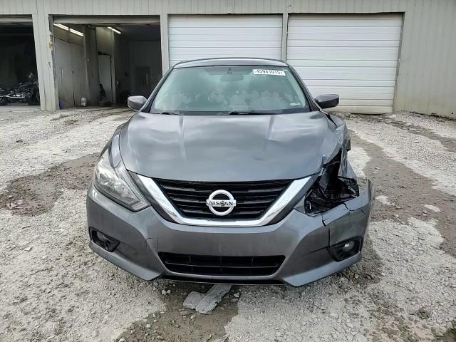 2018 Nissan Altima - Image 13