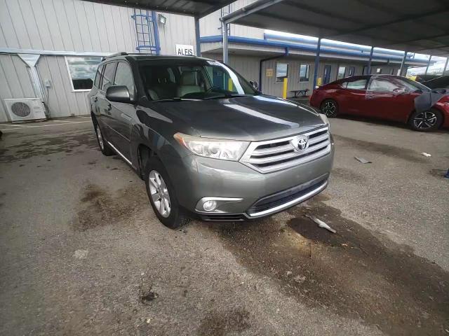 2011 Toyota Highlander - Image 11