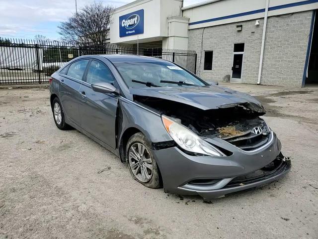 2013 Hyundai Sonata - Image 11