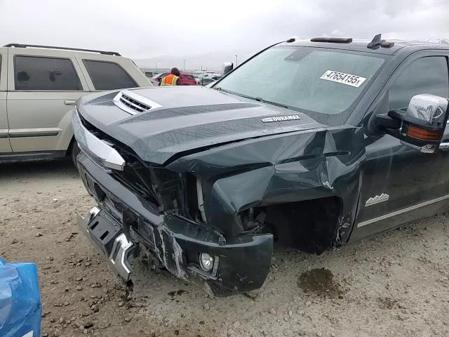2018 Chevrolet Silverado - Image 11