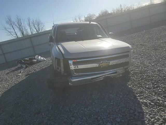2009 Chevrolet Silverado - Image 10