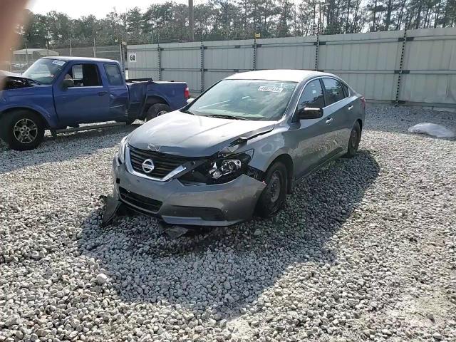 2018 Nissan Altima - Image 13