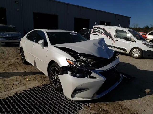 2016 Lexus ES - Image 11