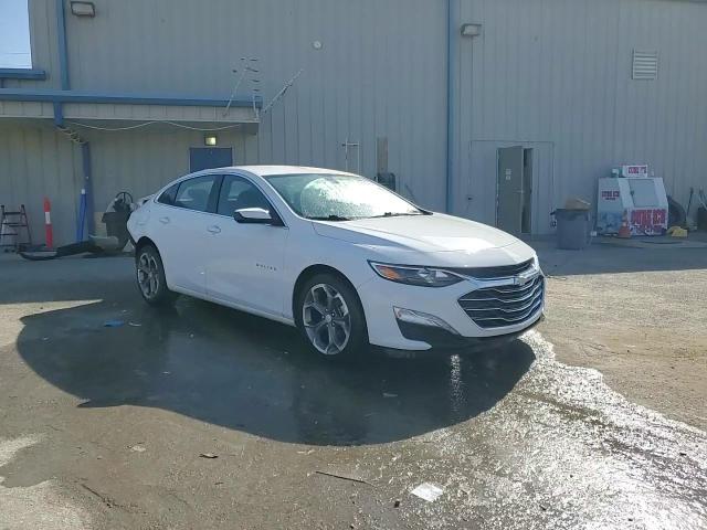 2021 Chevrolet Malibu - Image 13