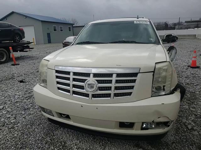 2009 Cadillac Escalade - Image 11