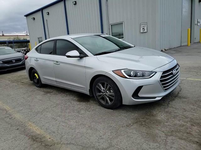 2018 Hyundai Elantra - Image 13
