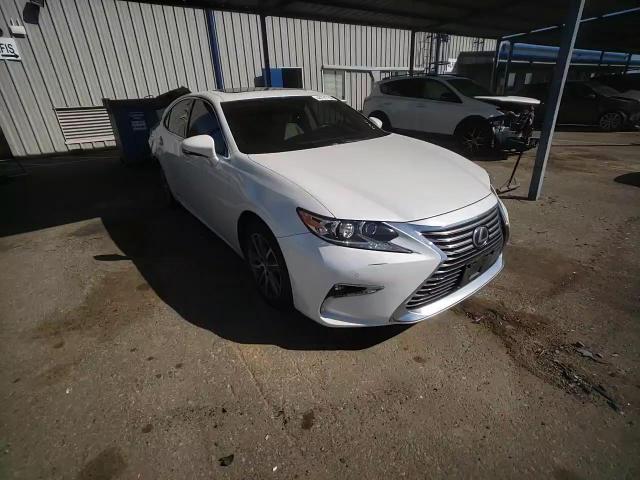 2018 Lexus ES - Image 10