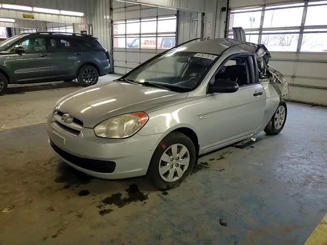 2008 Hyundai Accent - Image 11