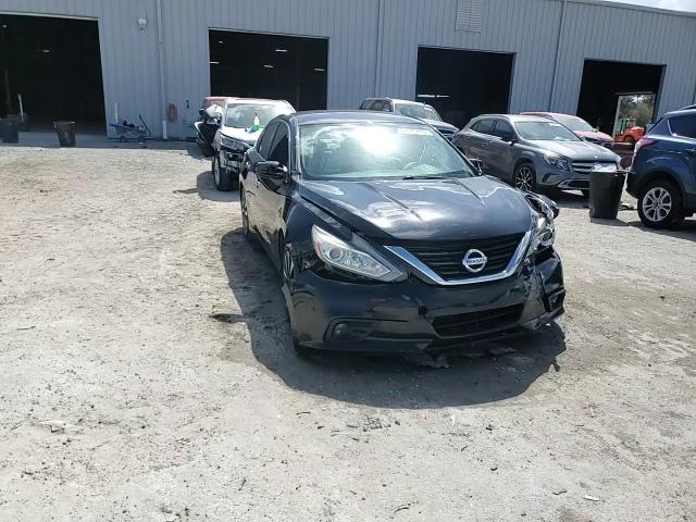 2017 Nissan Altima - Image 13