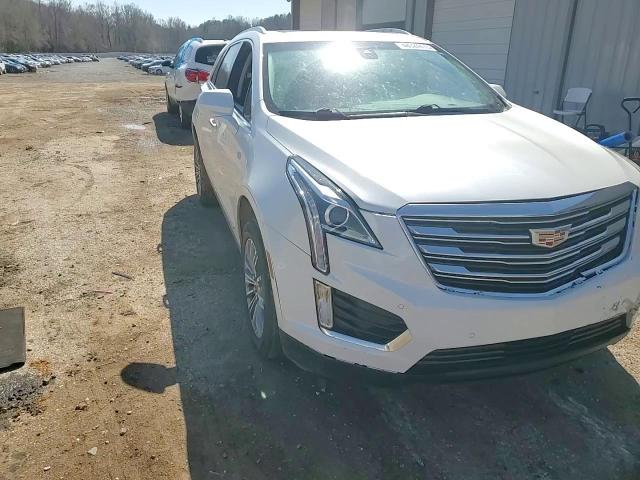 2017 Cadillac XT5 - Image 11