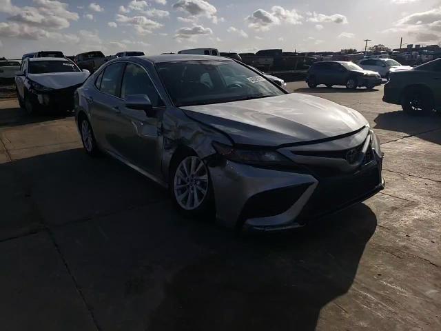 2021 Toyota Camry - Image 11